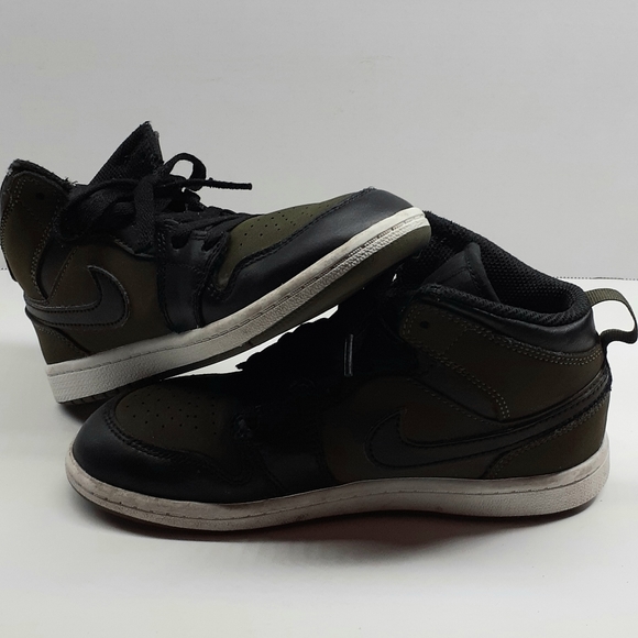 Nike Jordan 1 - Picture 1 of 8